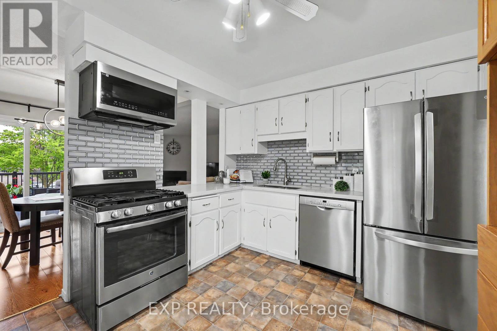 #47 38 ELORA DRIVE - 3