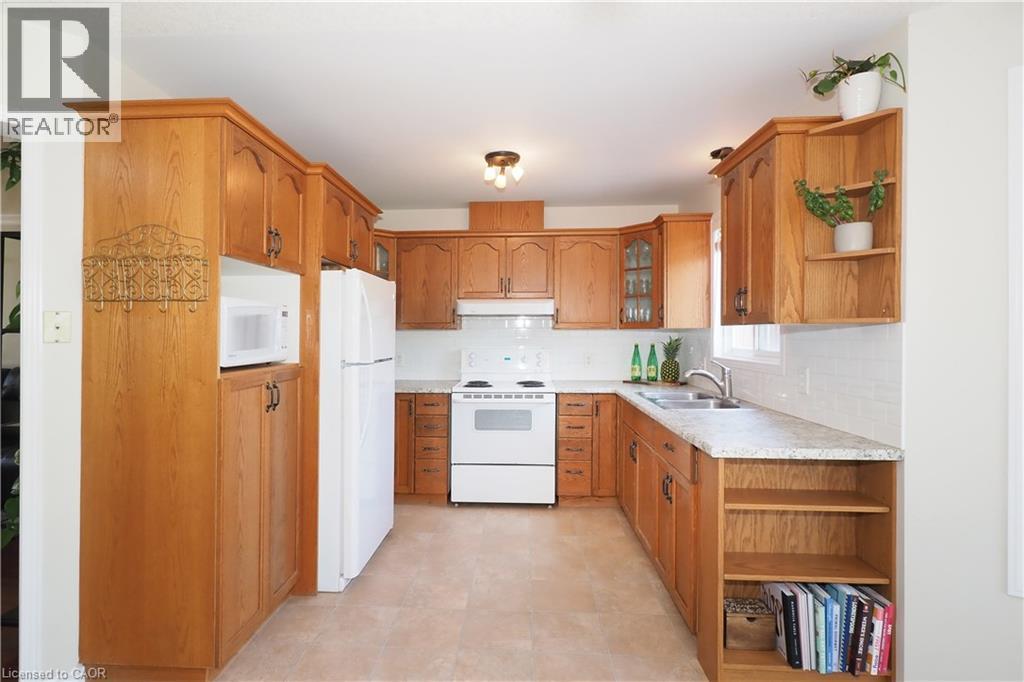 28 BRISTOW CREEK Drive, Elmira, Ontario, N3B3K6 — Photo 19