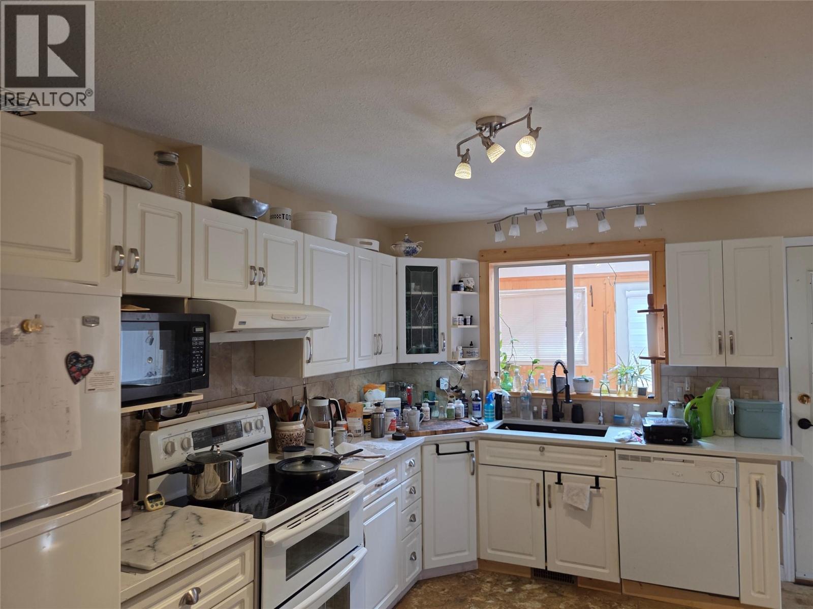 425 3rd Avenue - Image 2