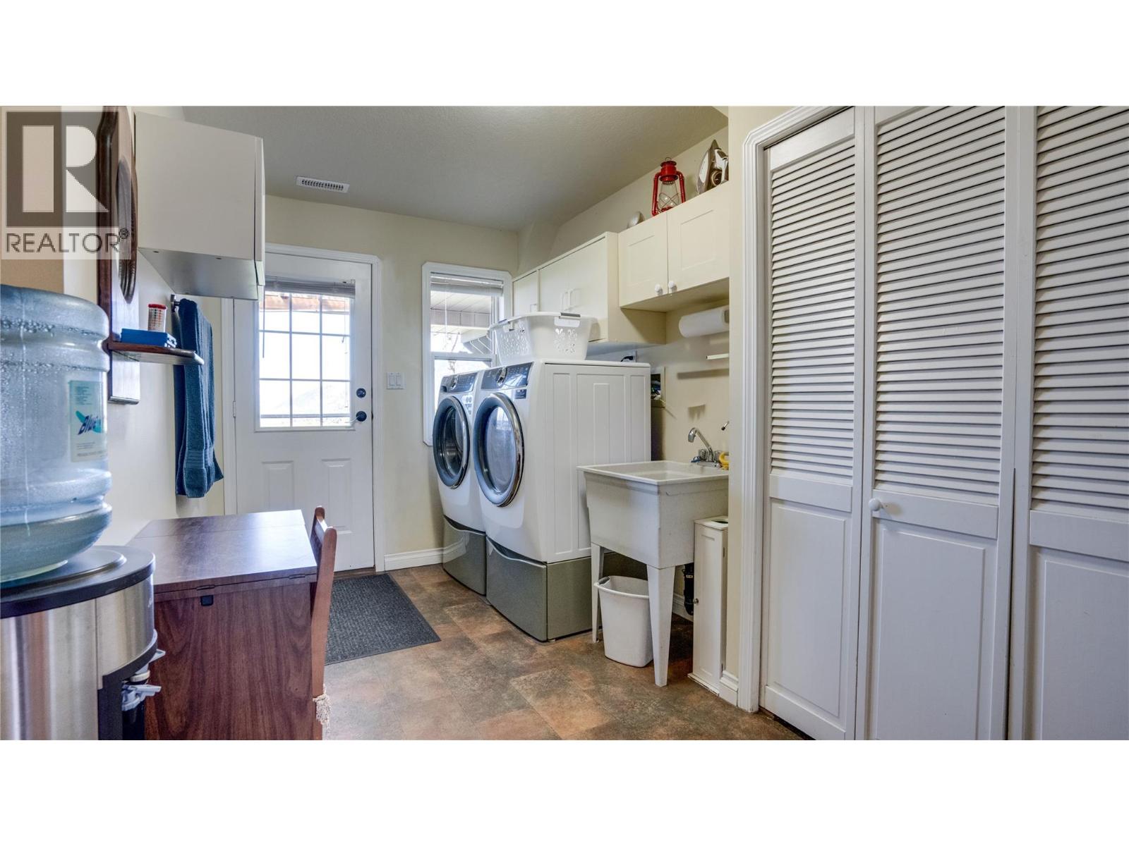 5360 Learmouth Road - 52