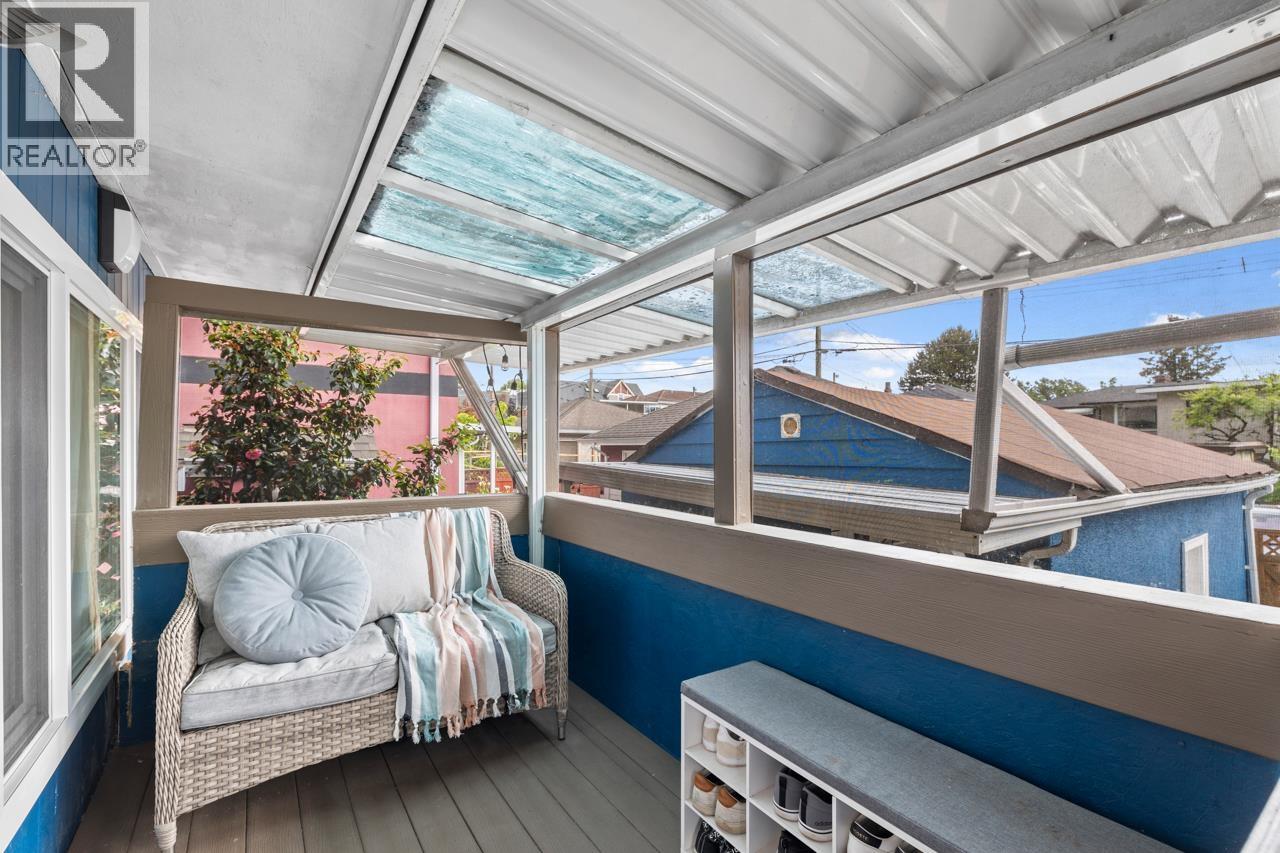 2036 E BROADWAY, Vancouver