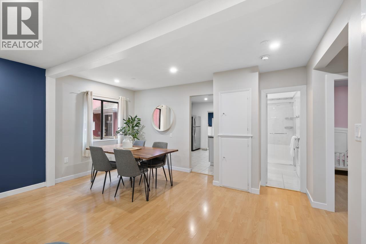 2036 E BROADWAY, Vancouver