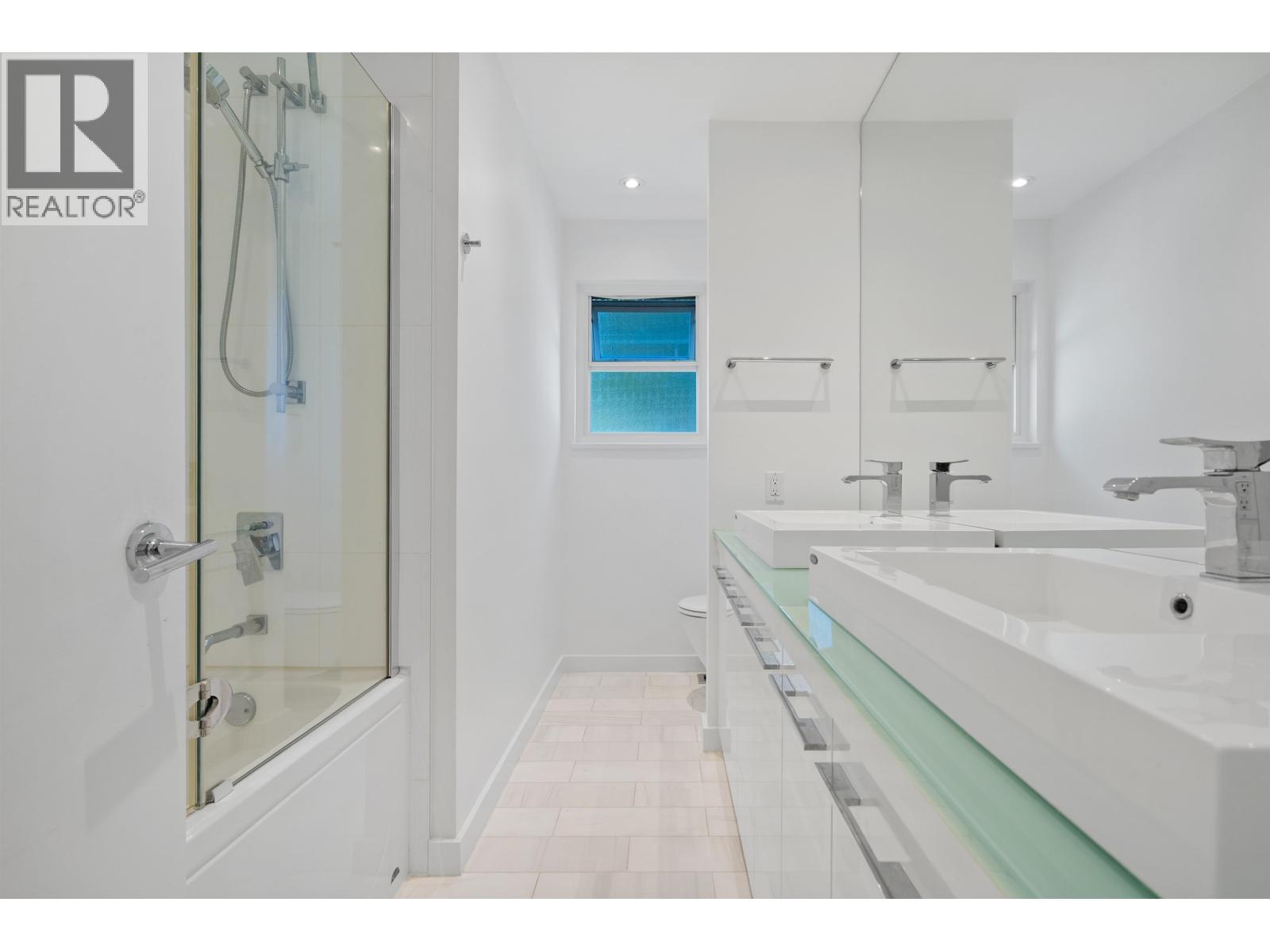 2039 COMPTON COURT, Coquitlam