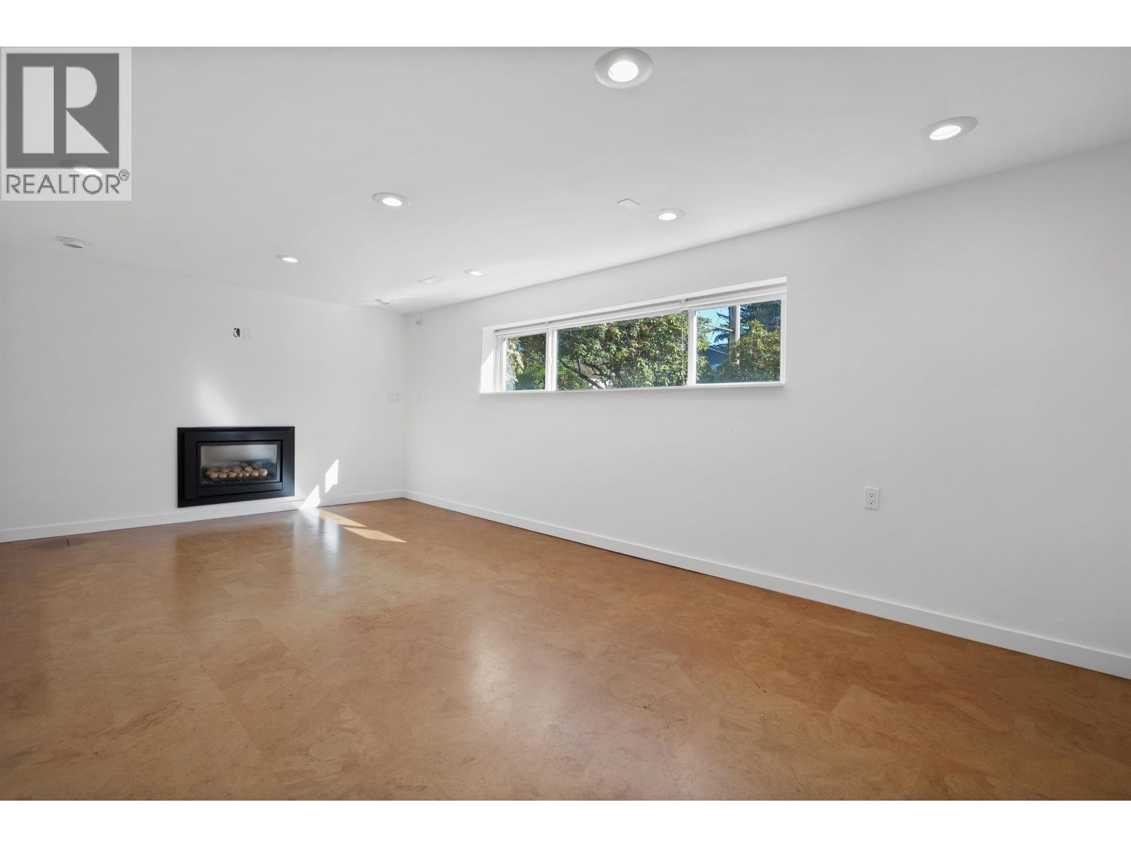 2039 COMPTON COURT, Coquitlam