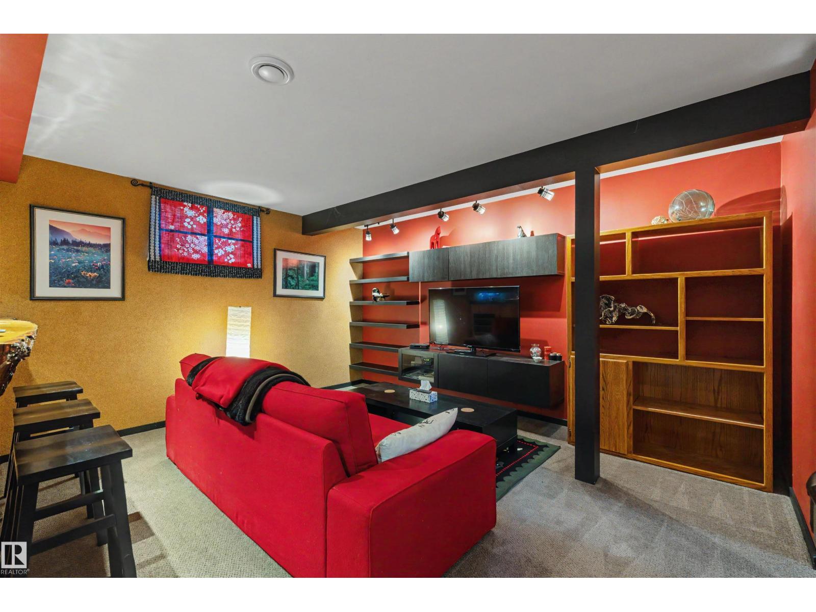 9602 85 Street NW - 23