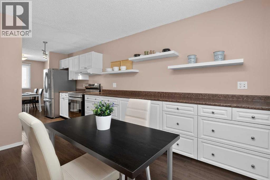 10304 Braeside Drive SW - 16