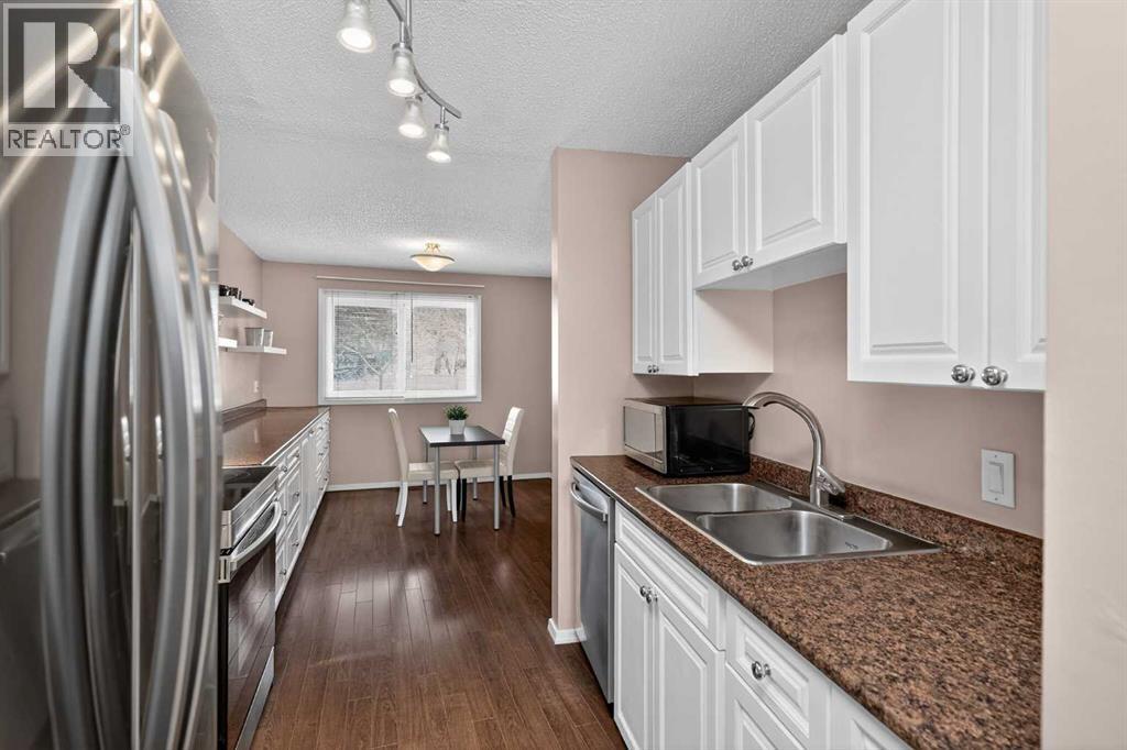 10304 Braeside Drive SW - 12