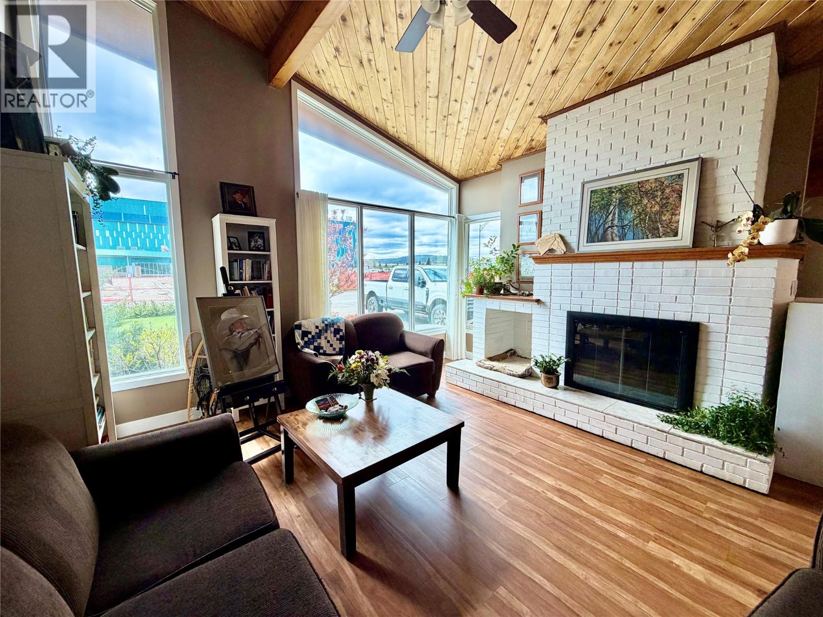 924 112 Avenue - 2