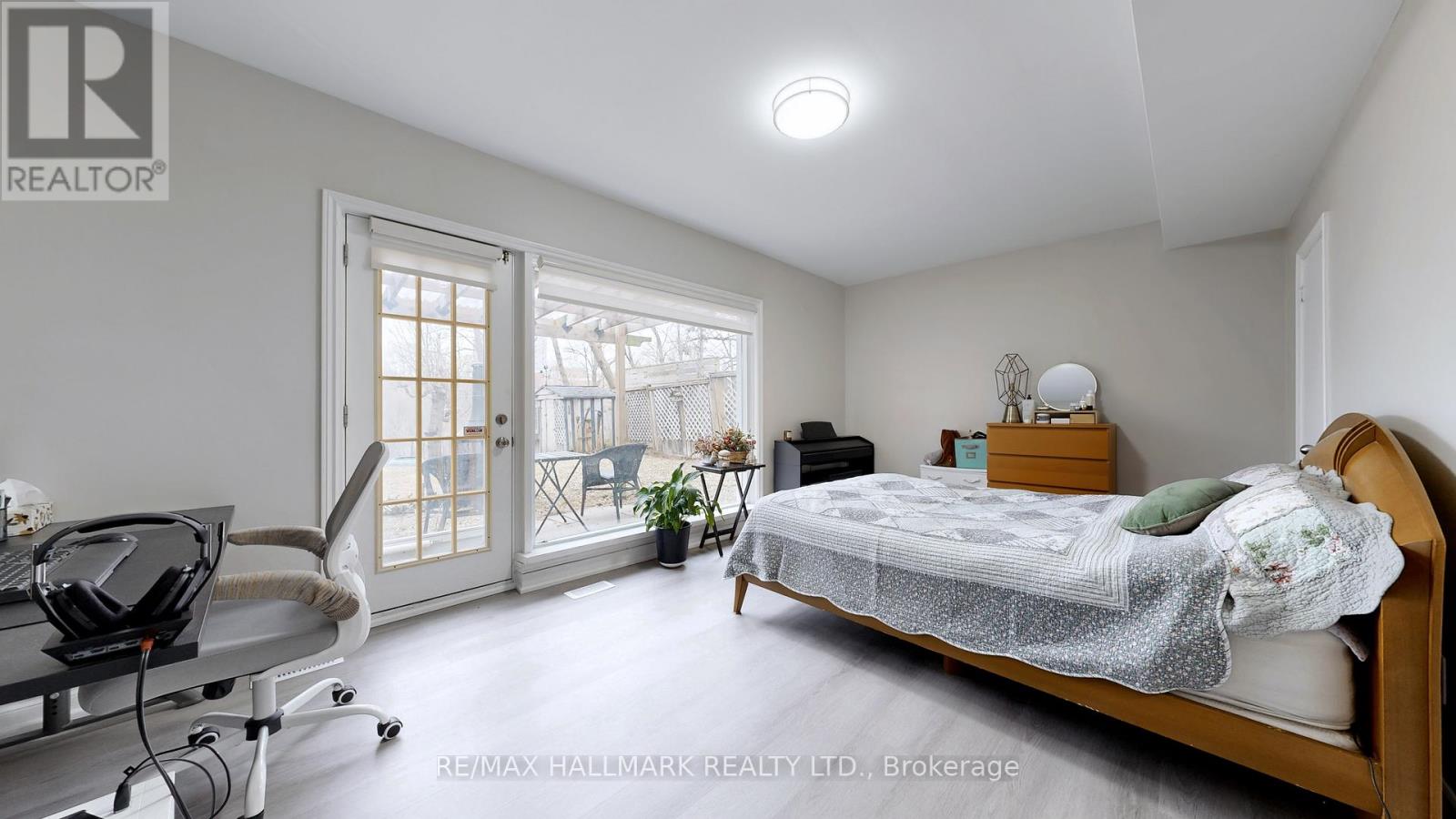 27 BENLEIGH DRIVE - 21
