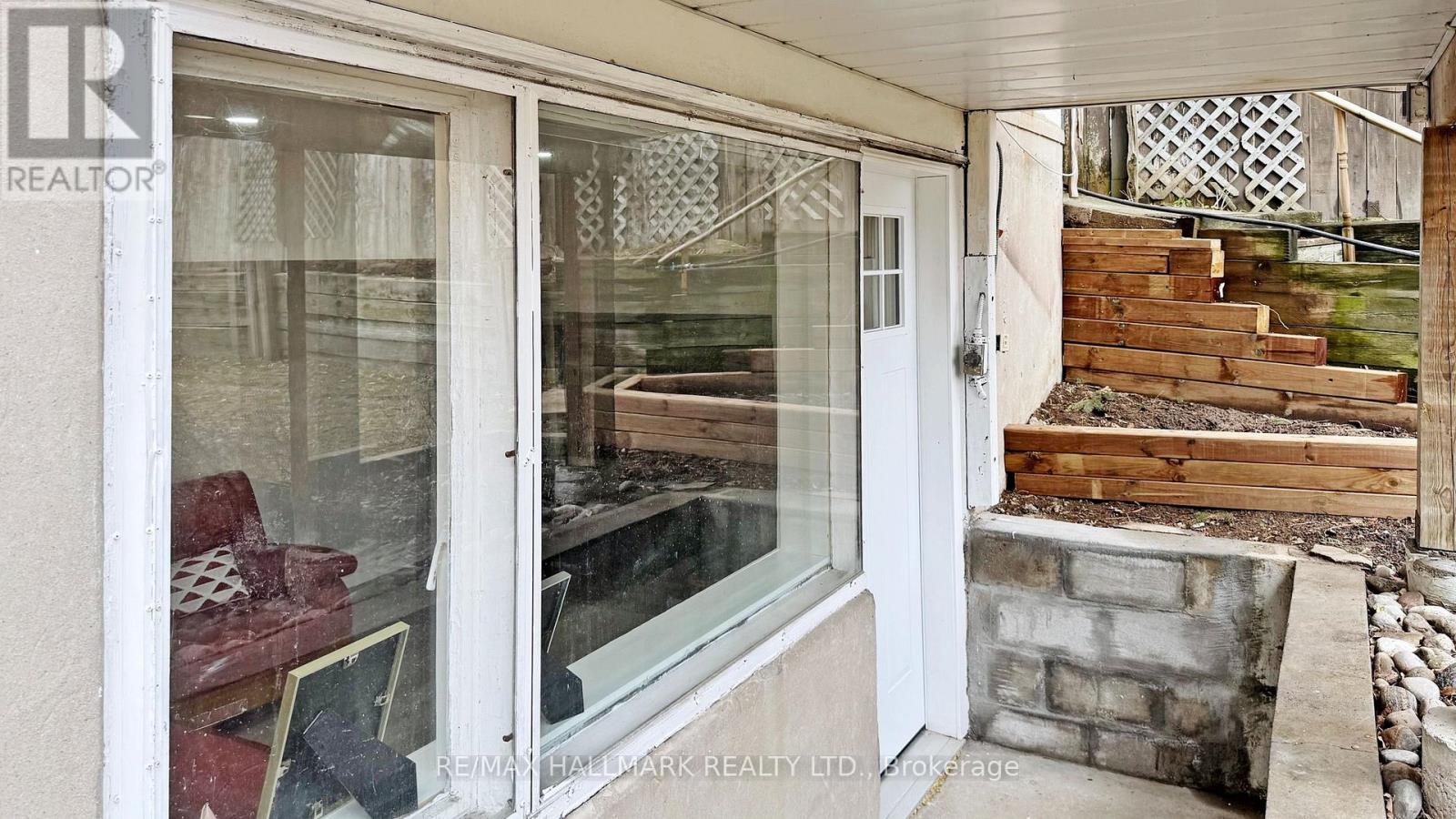 27 BENLEIGH DRIVE - 27
