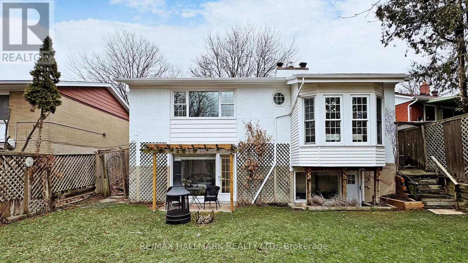 27 BENLEIGH DRIVE - 30