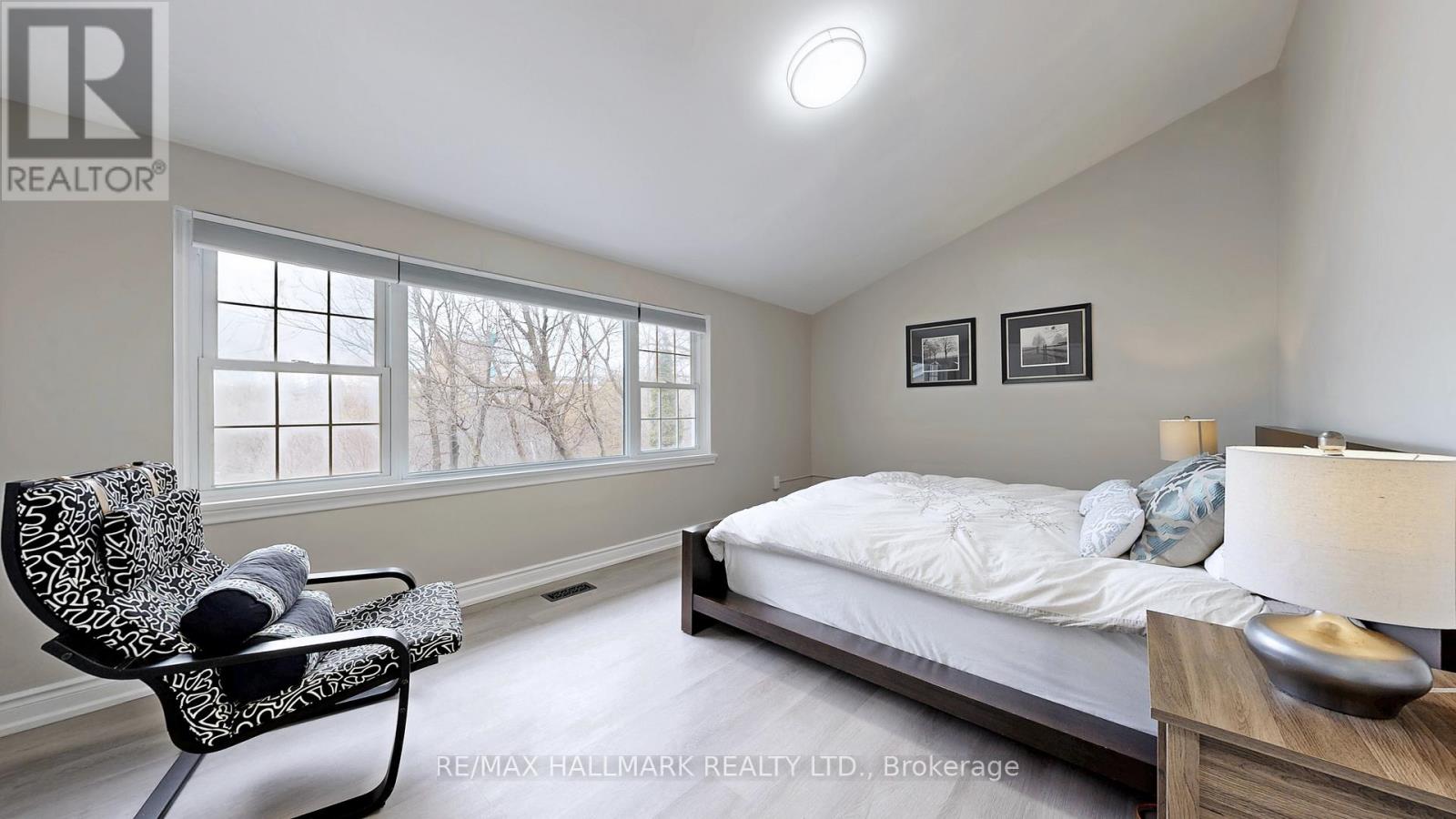 27 BENLEIGH DRIVE - 17