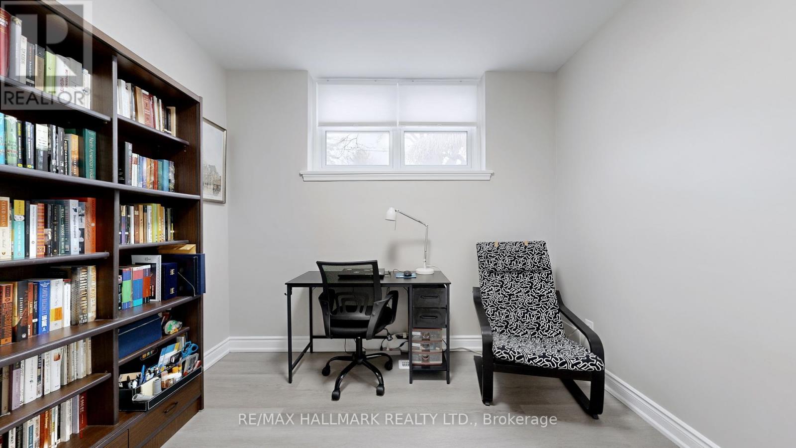 27 BENLEIGH DRIVE - 24