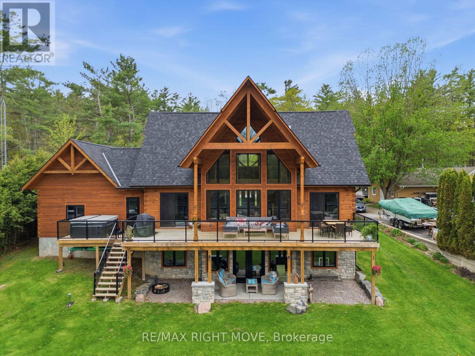 1935 MCLEOD DRIVE - 38