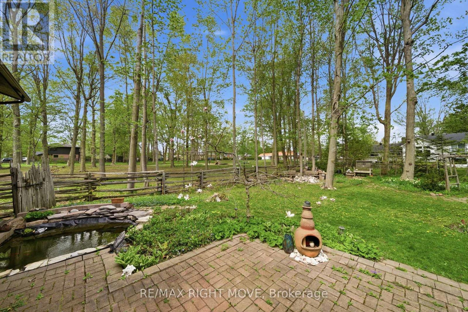 220 BELMORAL DRIVE - 39