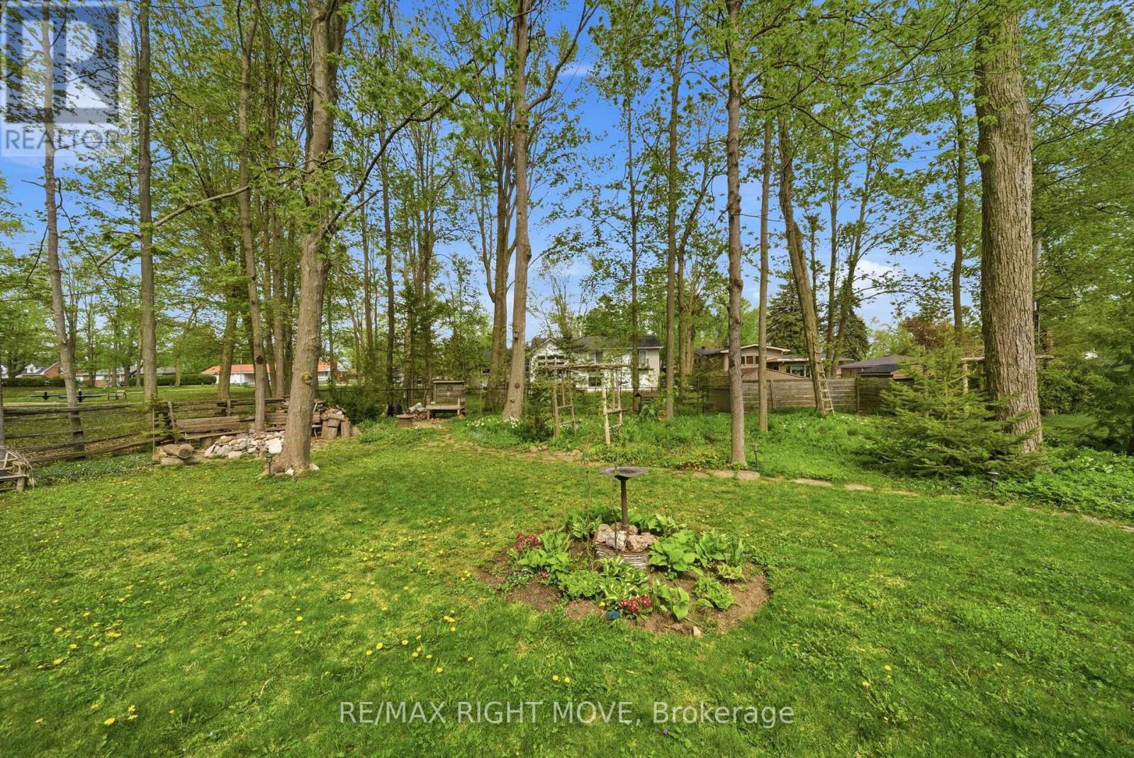 220 BELMORAL DRIVE - 41