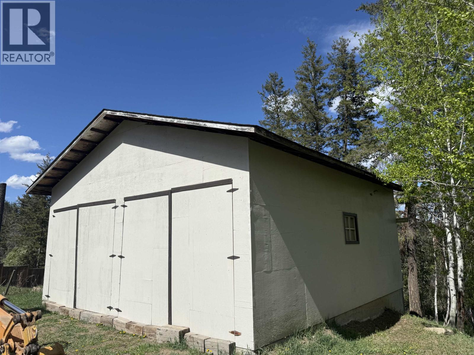 1012 CONRAD CRESCENT - 12