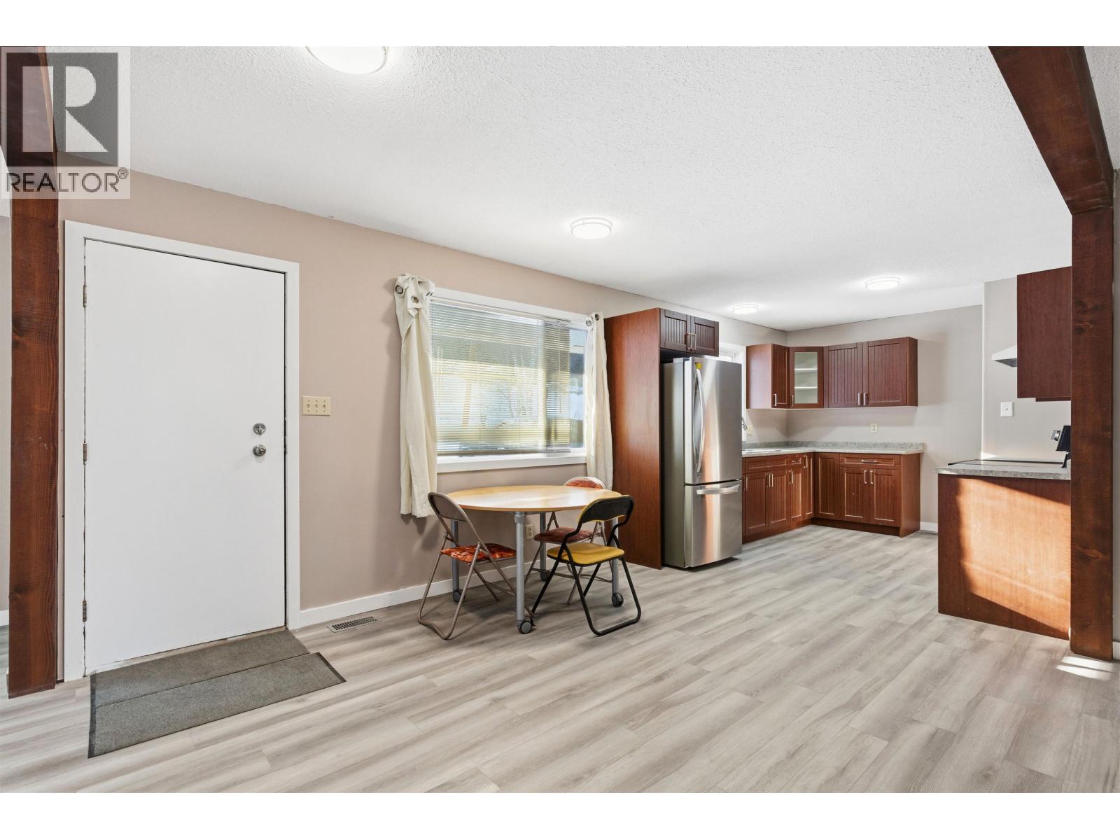 1012 CONRAD CRESCENT - 5