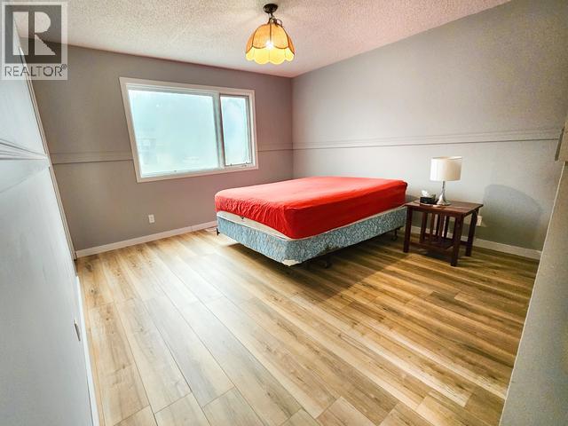 620 YATES CRESCENT - 19