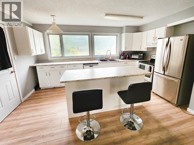 620 YATES CRESCENT - 10