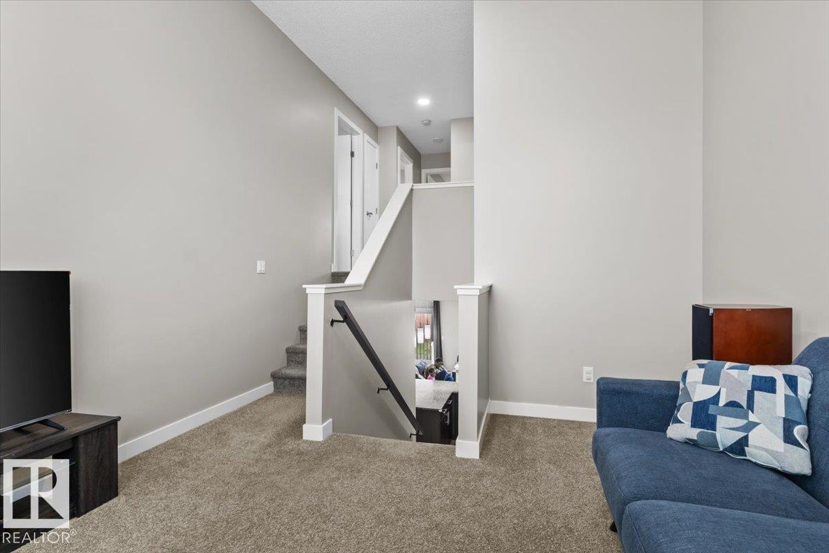 236 39 AV NW - 18