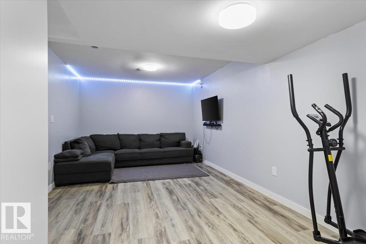 236 39 AV NW - 36