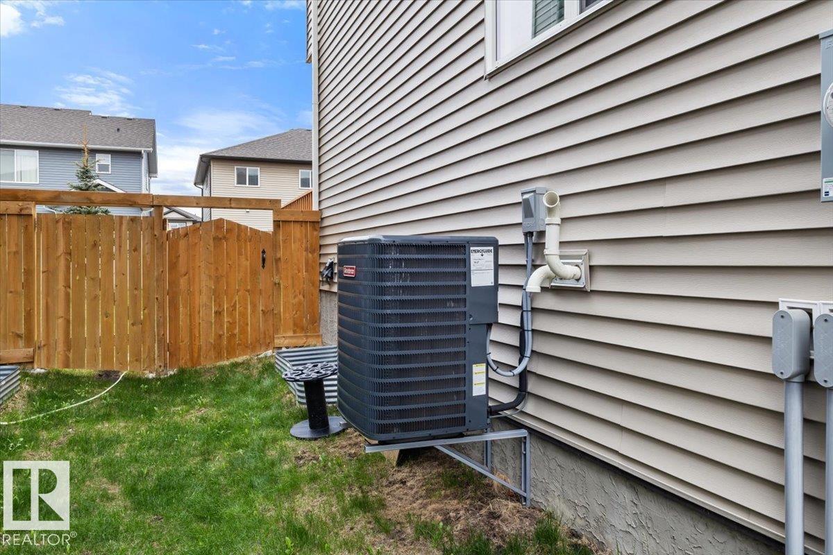 236 39 AV NW - 39