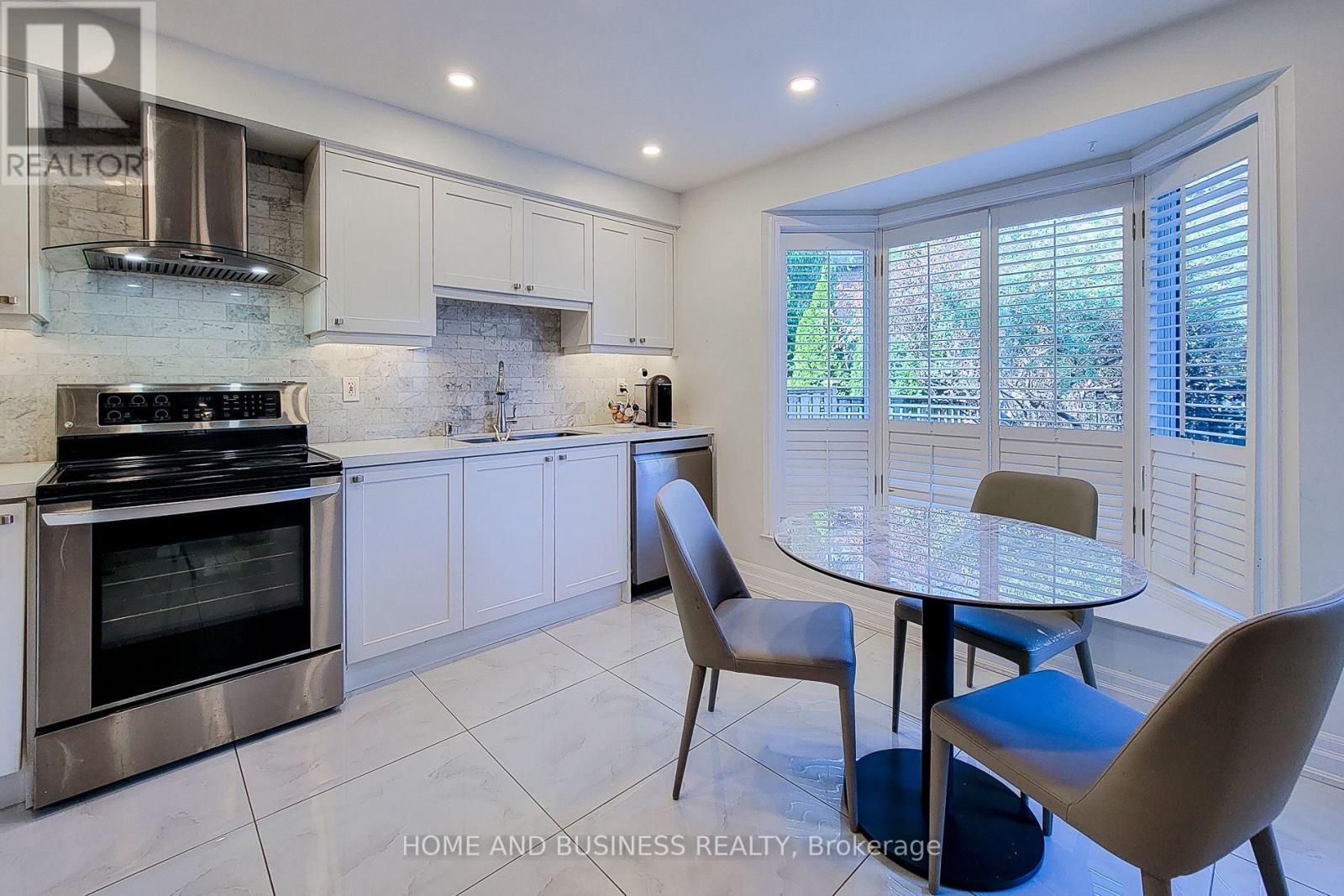 2374 BAINTREE CRESCENT - 10