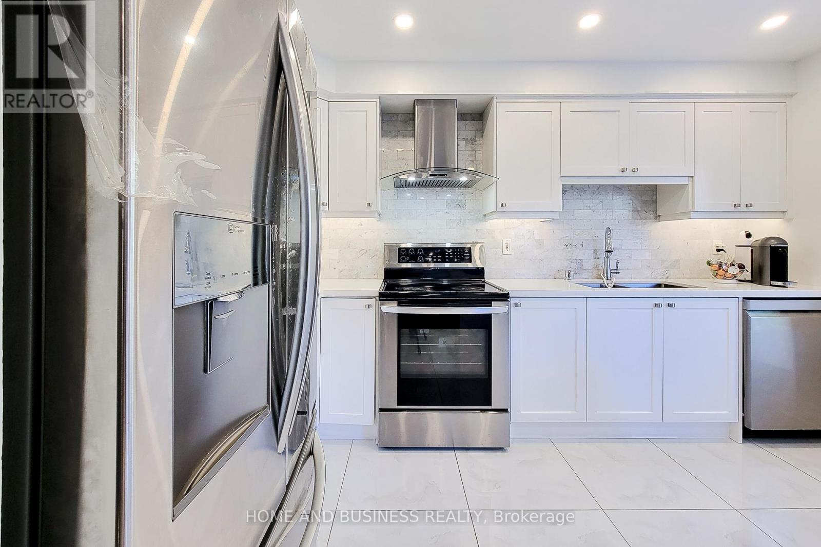 2374 BAINTREE CRESCENT - 11