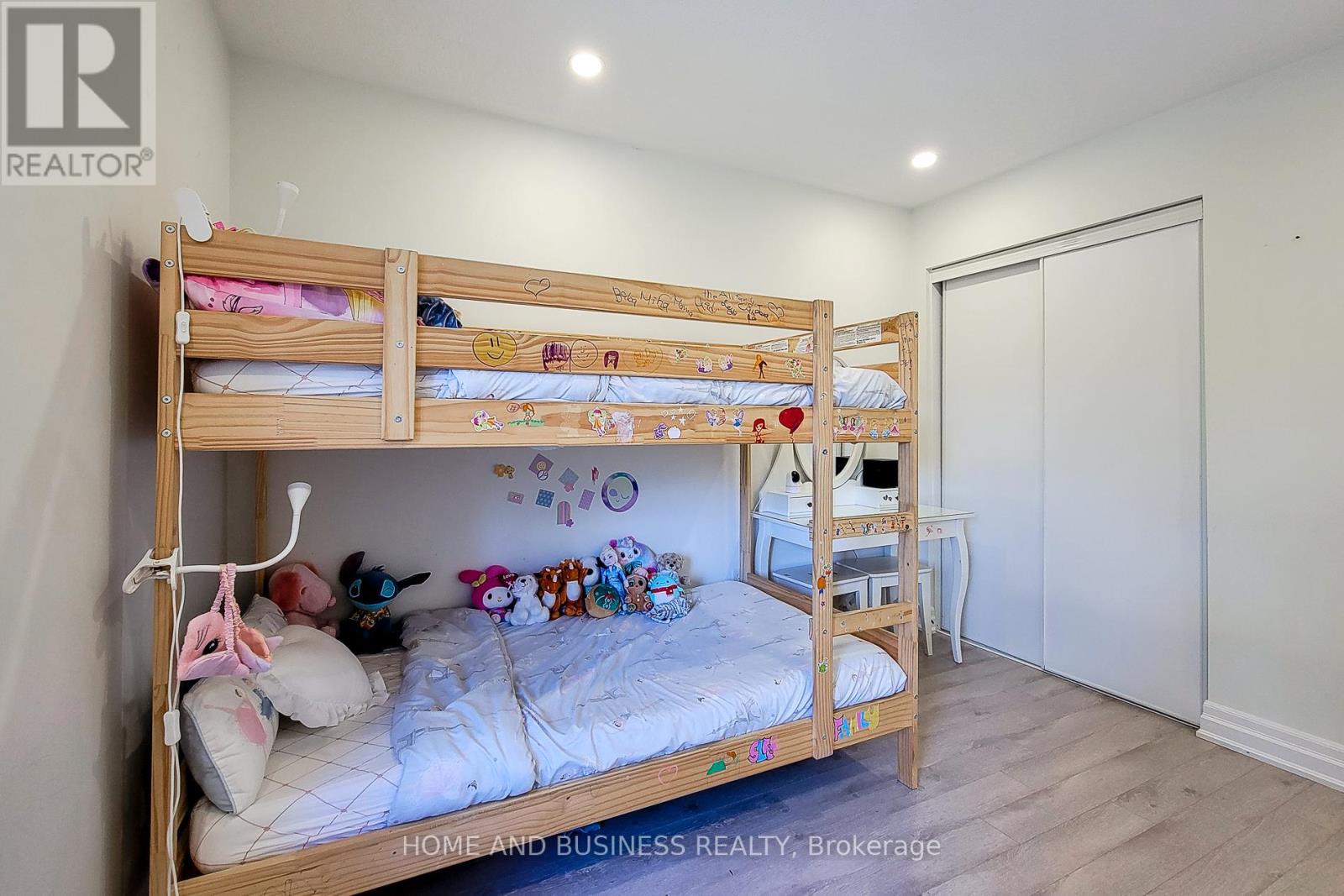 2374 BAINTREE CRESCENT - 25