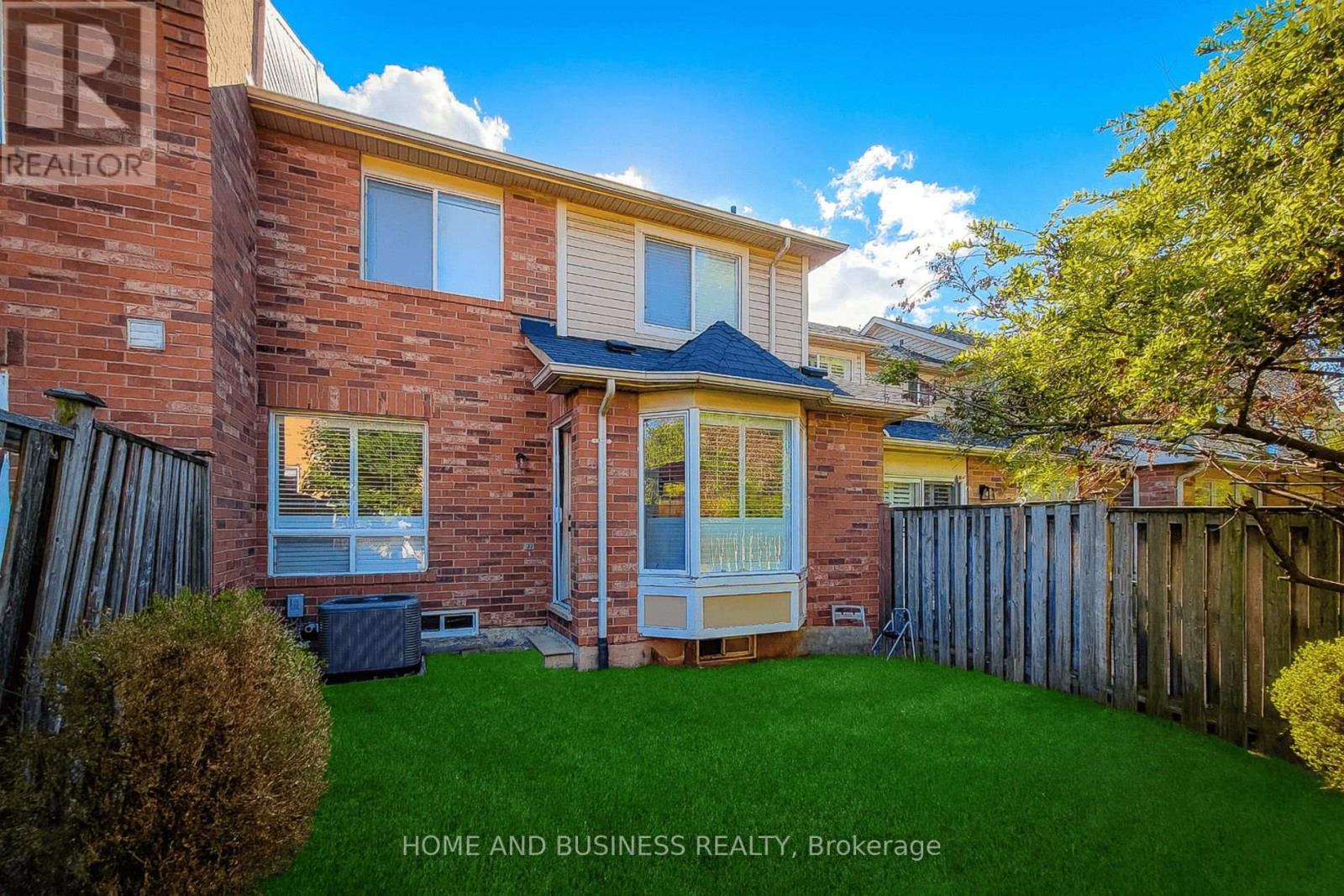 2374 BAINTREE CRESCENT - 35