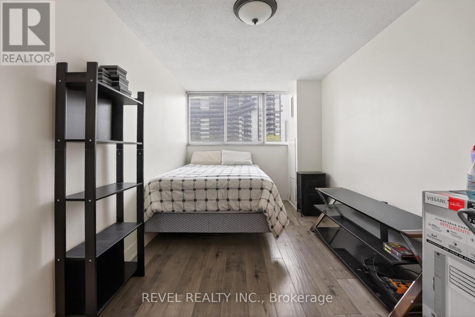 #403 11 WINCOTT DRIVE - 15