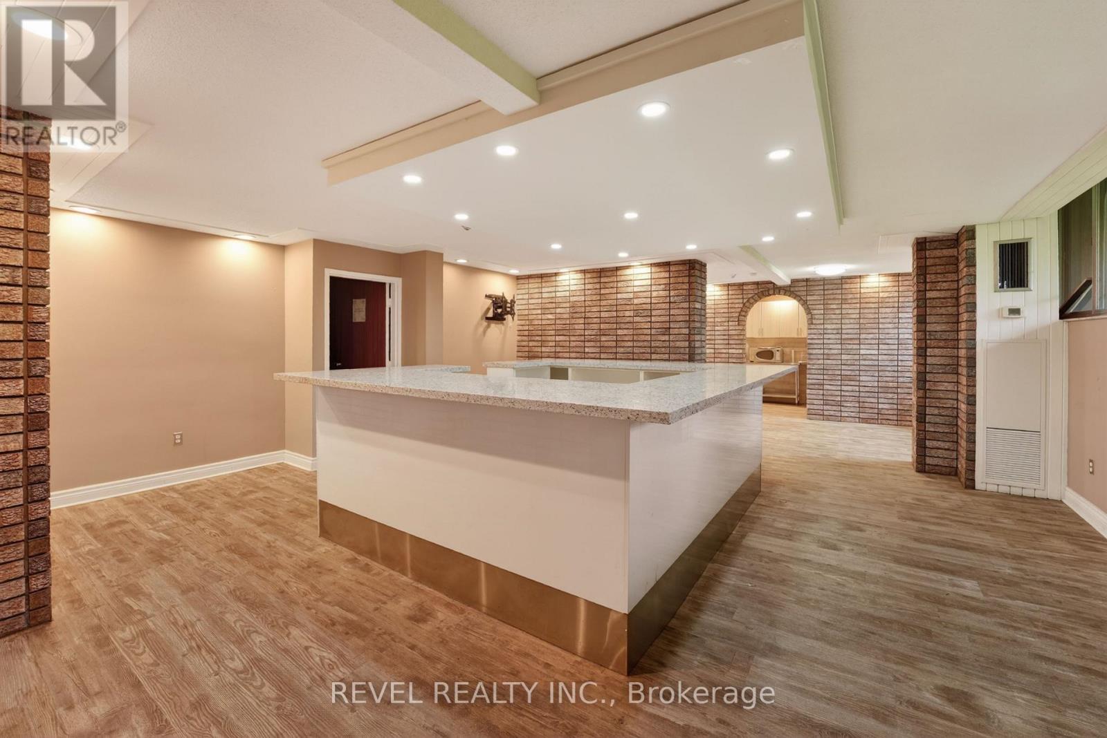 #403 11 WINCOTT DRIVE - 22