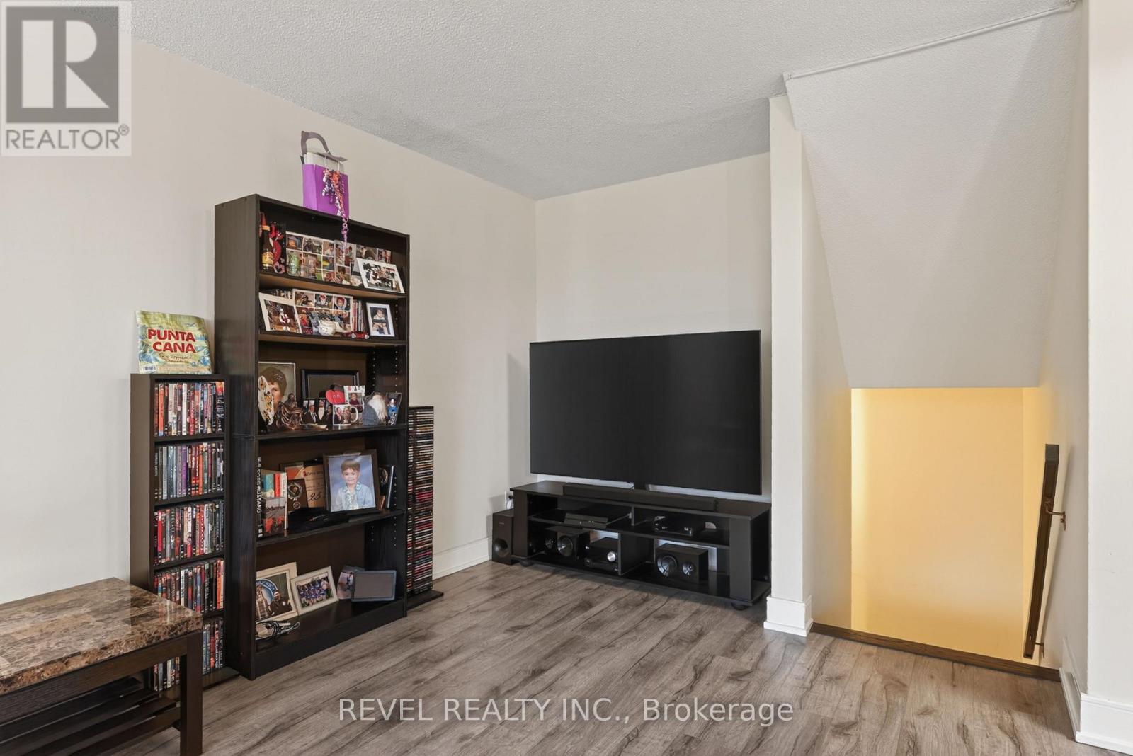 #403 11 WINCOTT DRIVE - 9