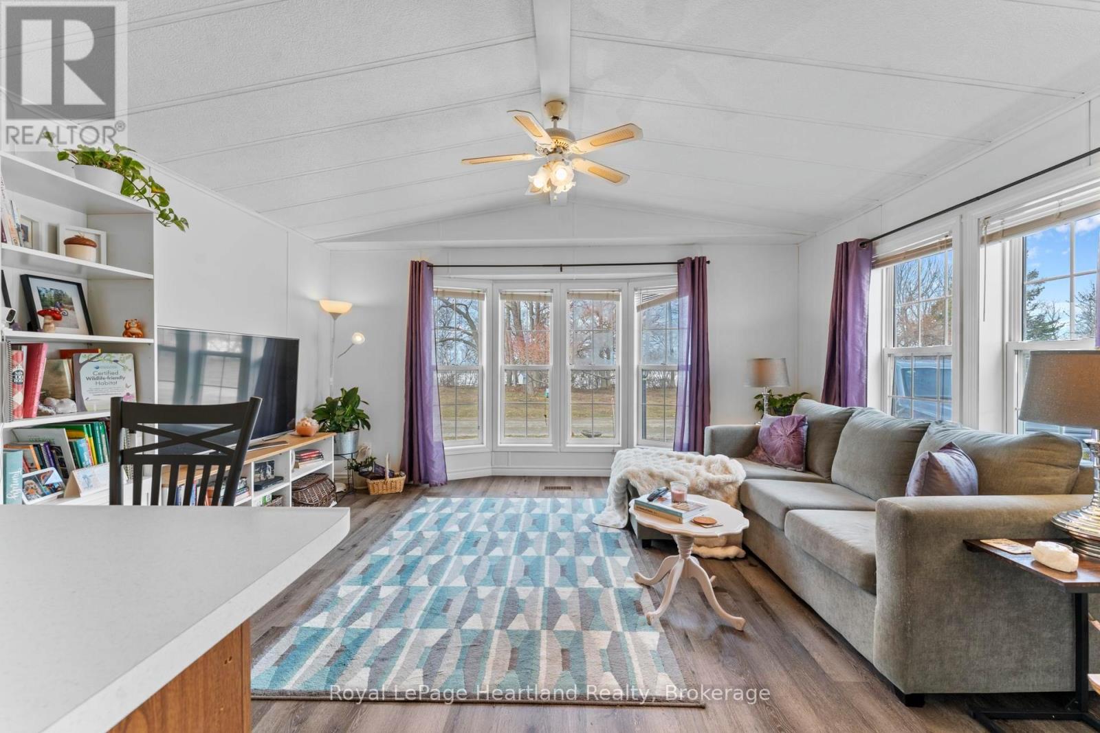 12 IROQUOIS LANE - 14