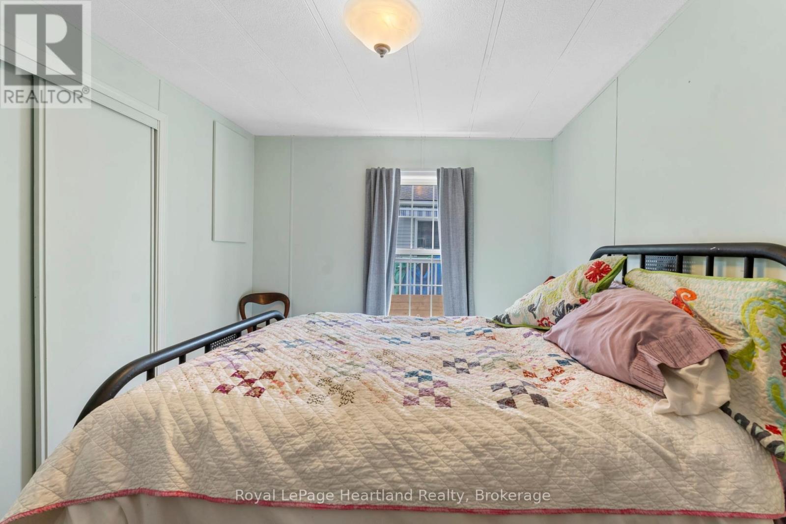 12 IROQUOIS LANE - 19