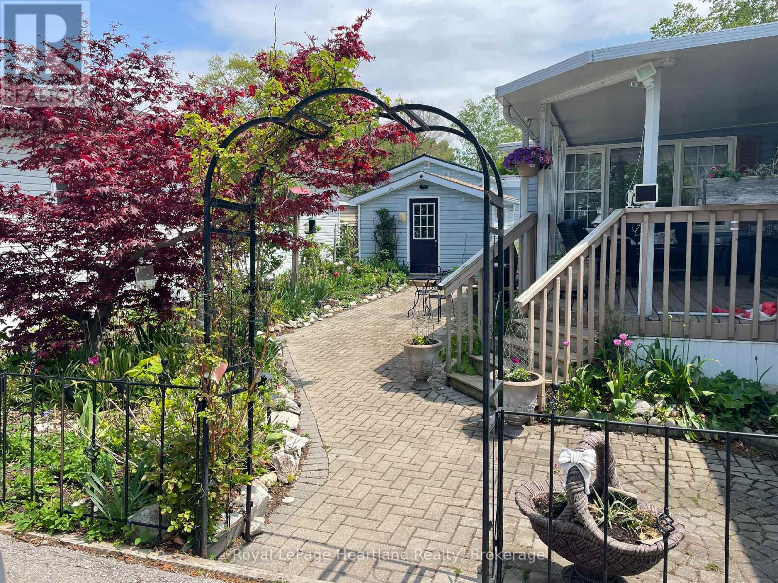 12 IROQUOIS LANE - 3