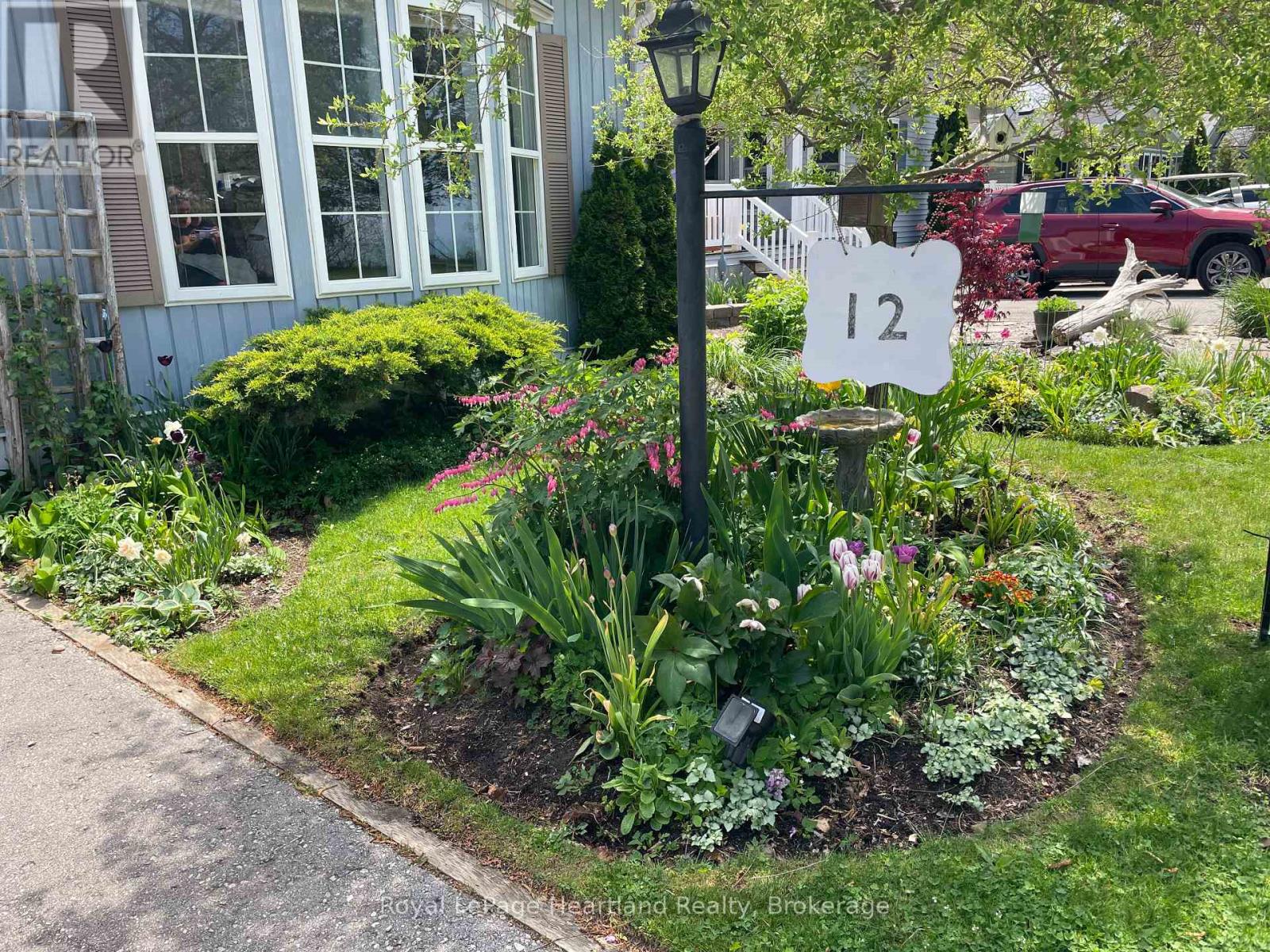 12 IROQUOIS LANE - 6