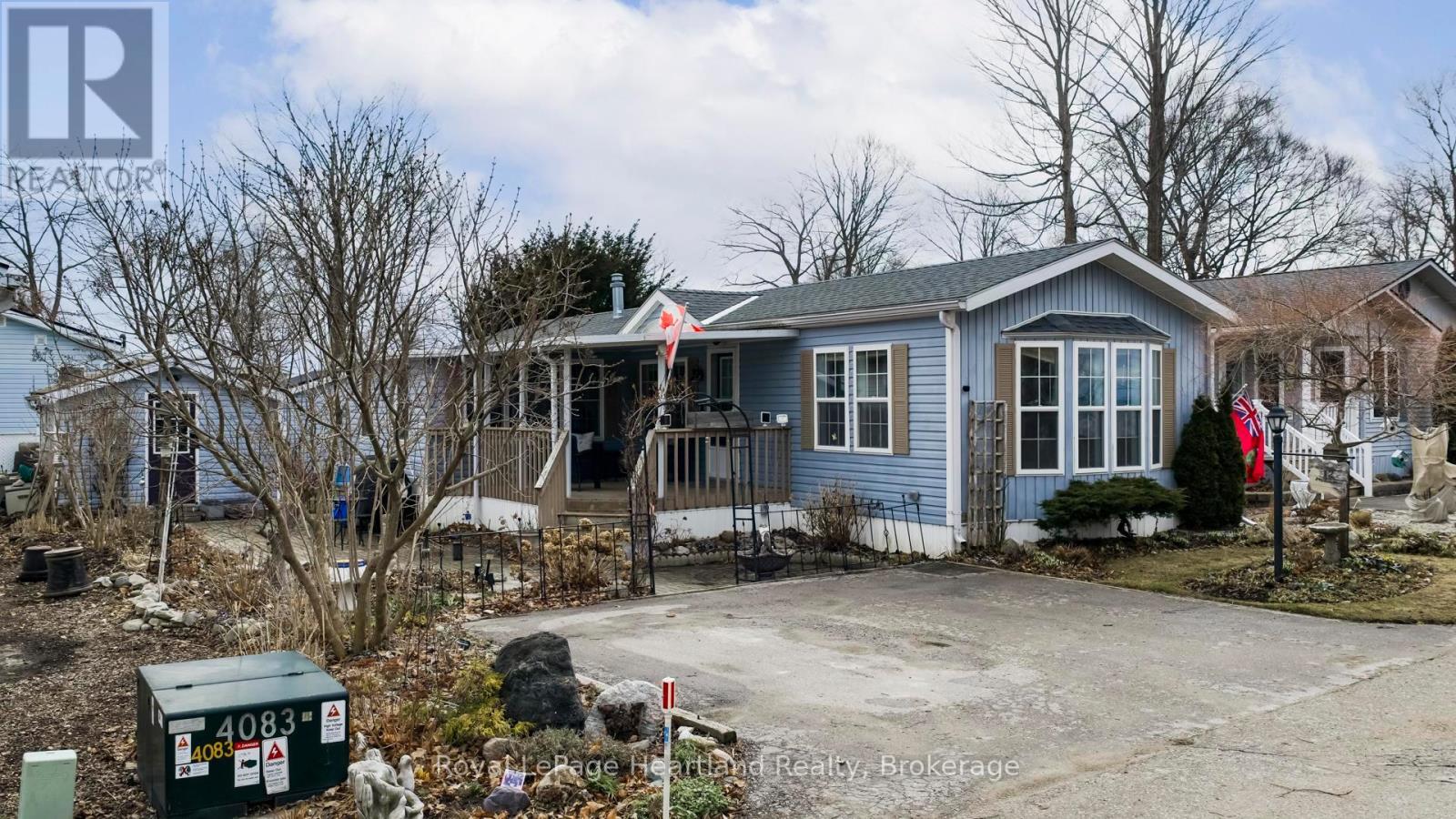 12 IROQUOIS LANE - 40