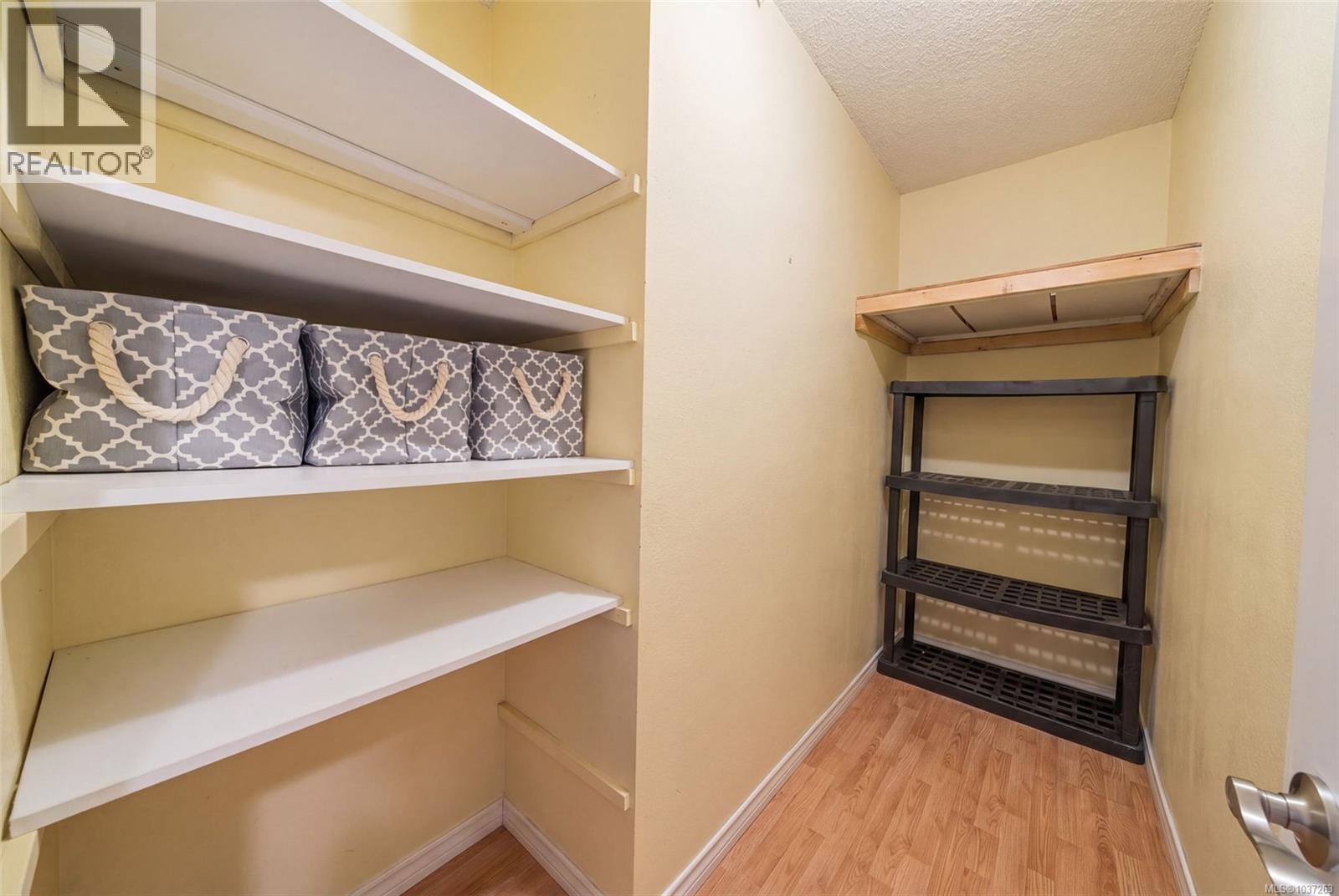 2738 Whitehead Pl - 32