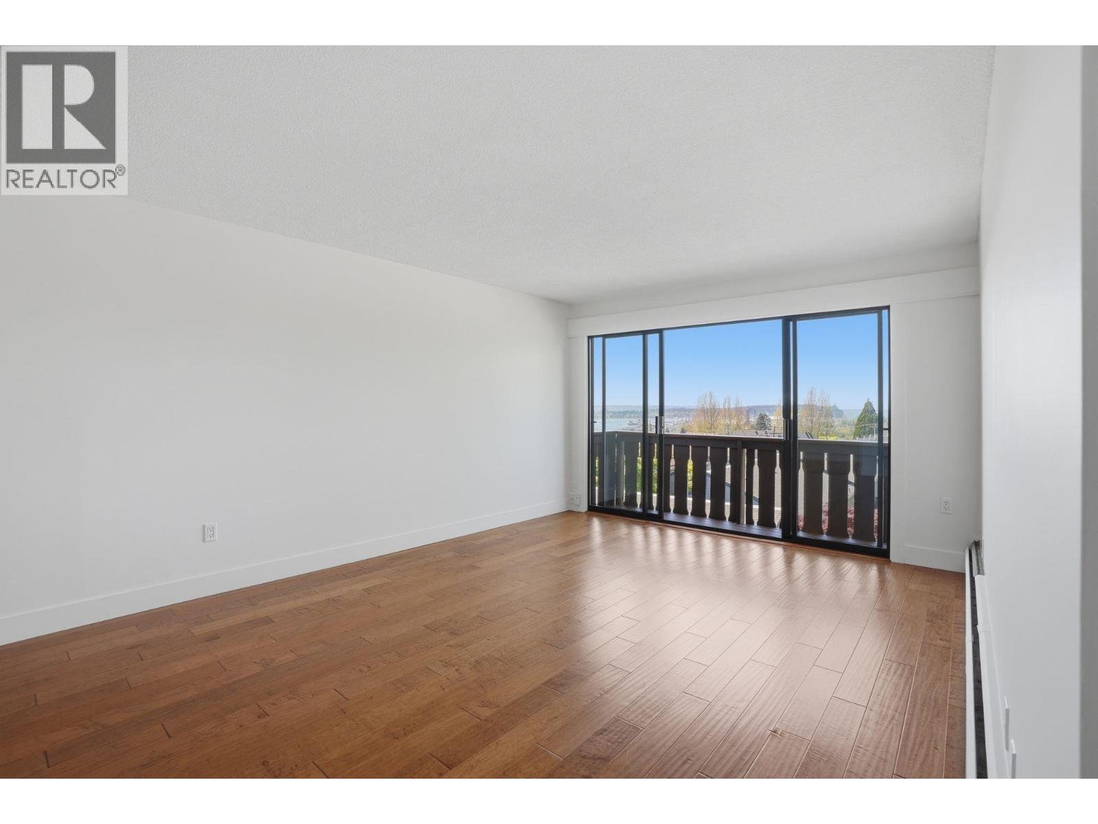 314 1345 CHESTERFIELD AVENUE, North Vancouver