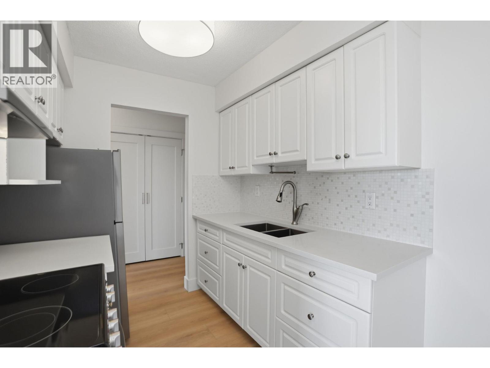 314 1345 CHESTERFIELD AVENUE, North Vancouver