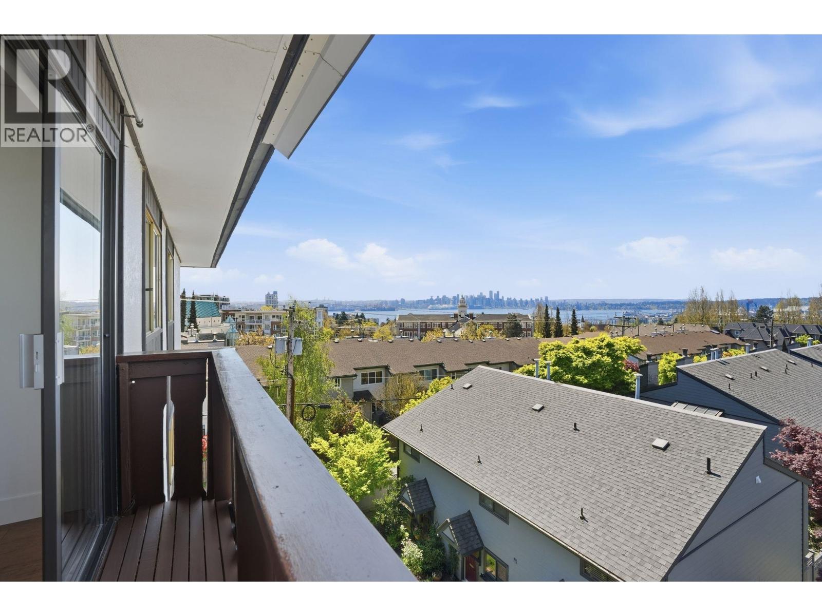 314 1345 CHESTERFIELD AVENUE, North Vancouver