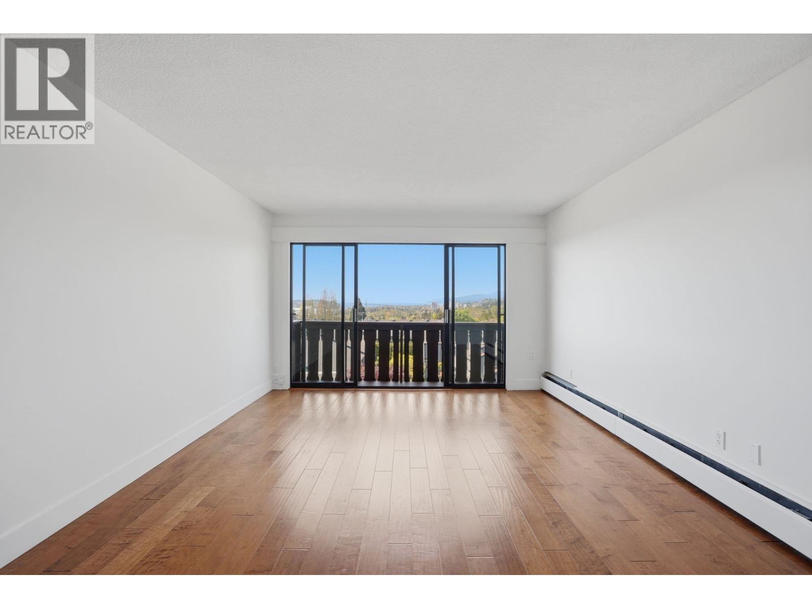 314 1345 CHESTERFIELD AVENUE, North Vancouver