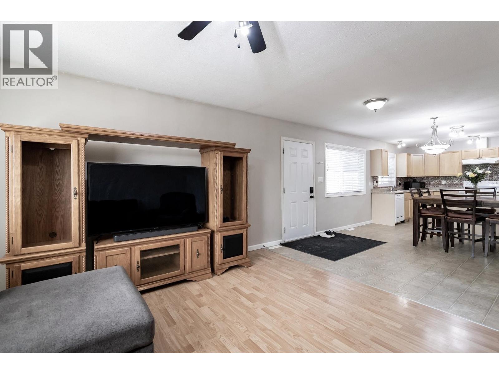 9905 81 STREET - 13