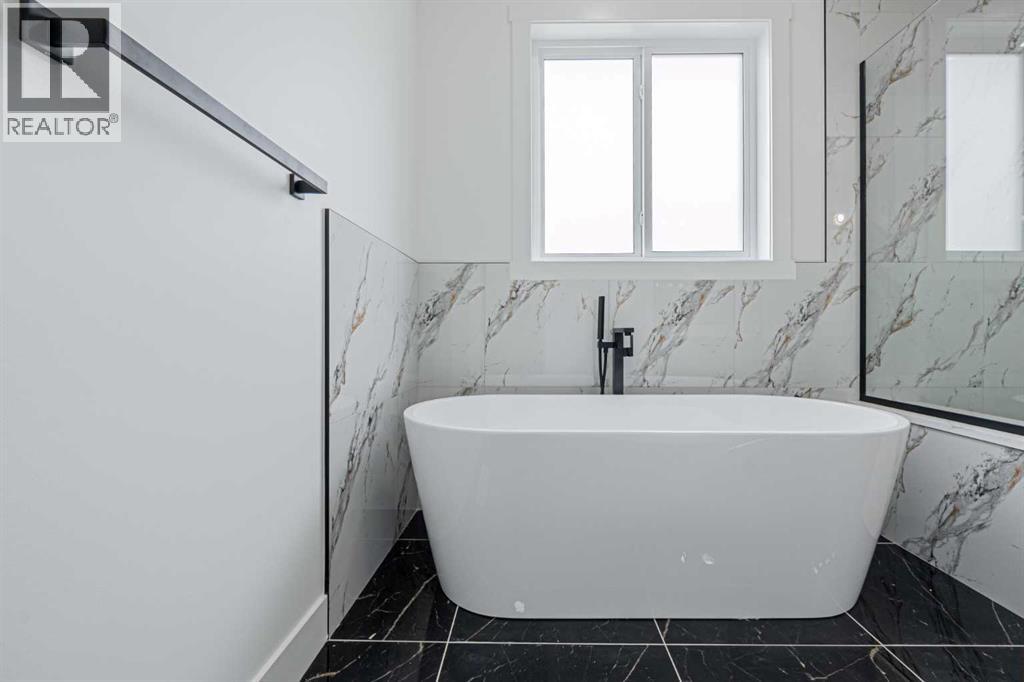 137 Saddlecrest Circle NE - 27