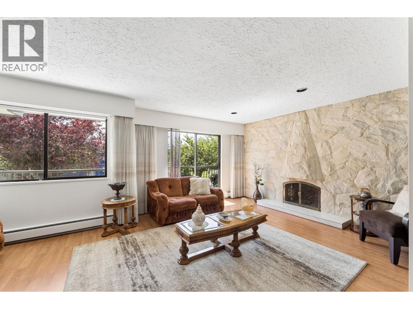 2581 E 3RD AVENUE, Vancouver