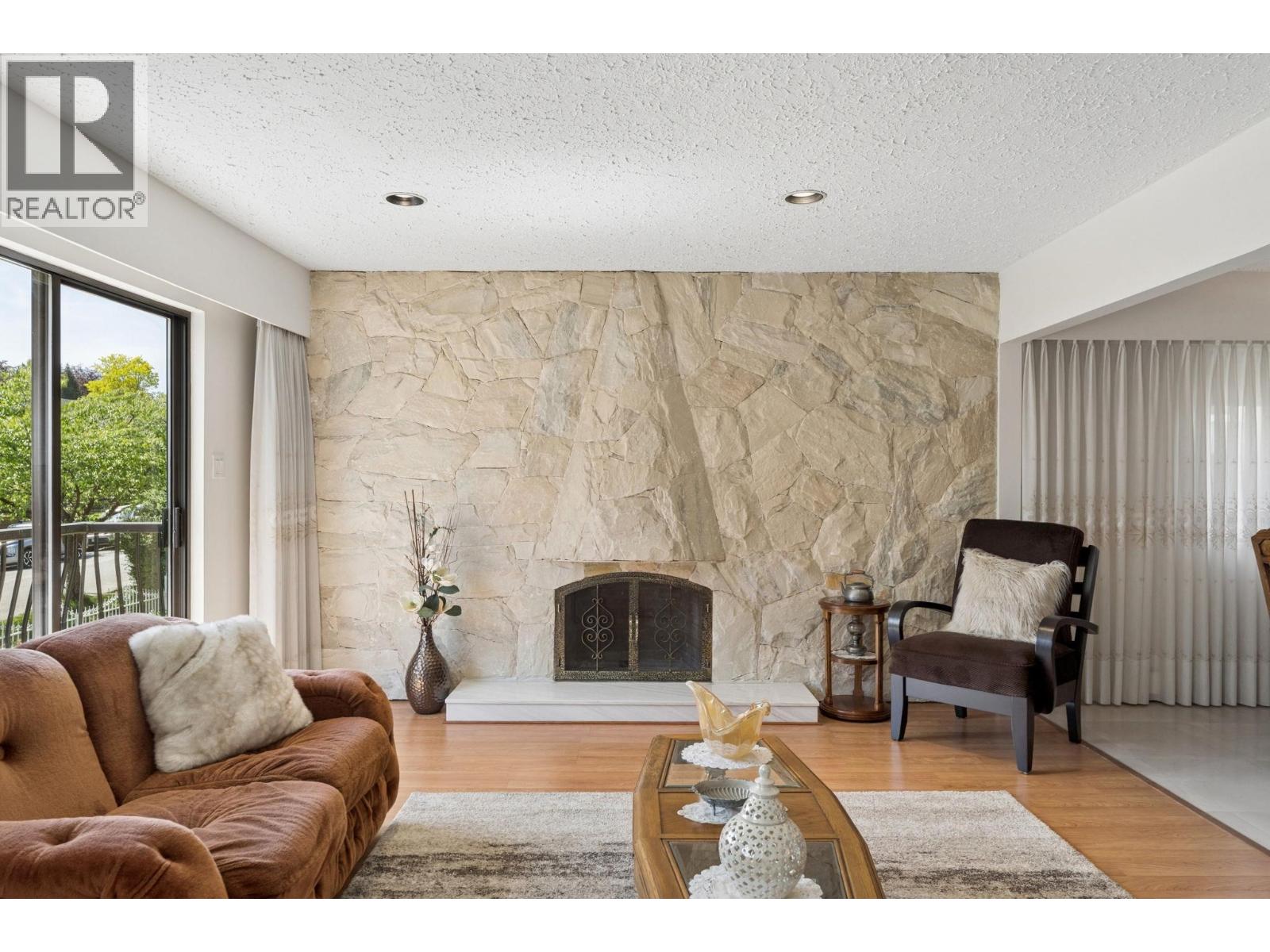 2581 E 3RD AVENUE, Vancouver
