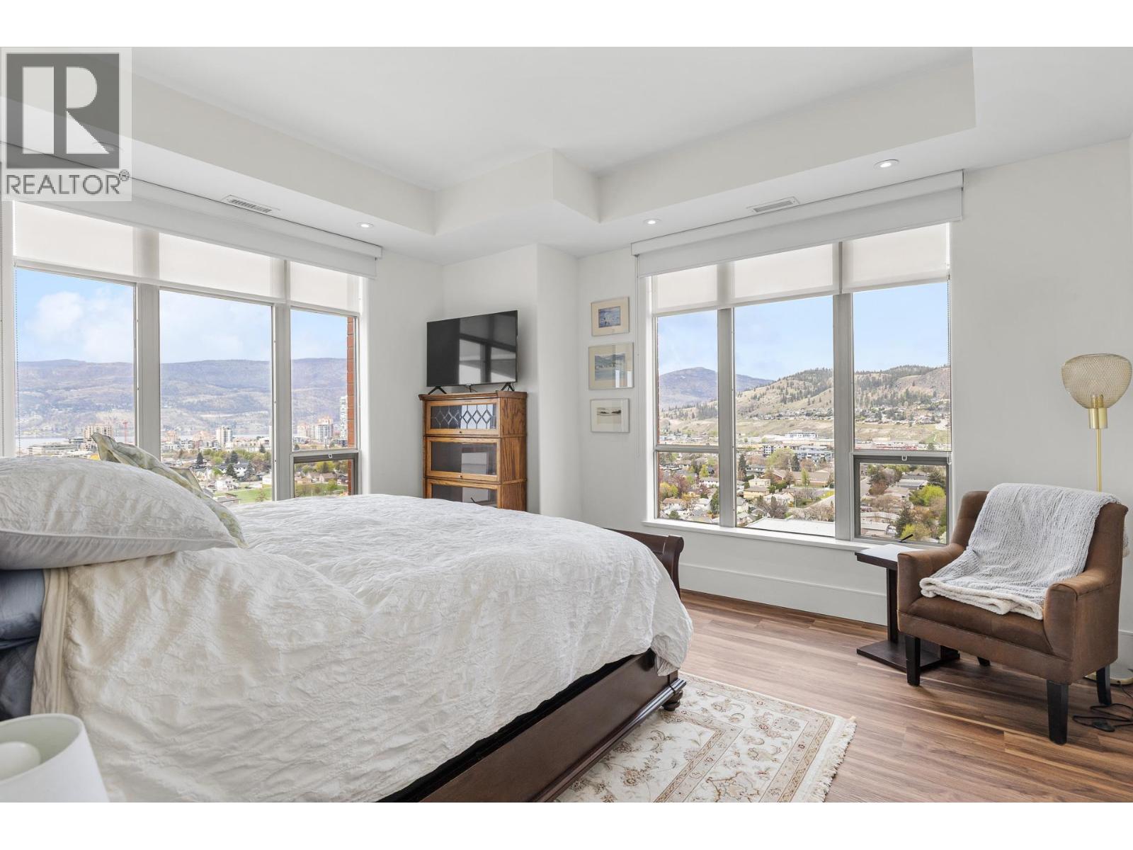 1603 1160 Bernard Avenue, Kelowna
