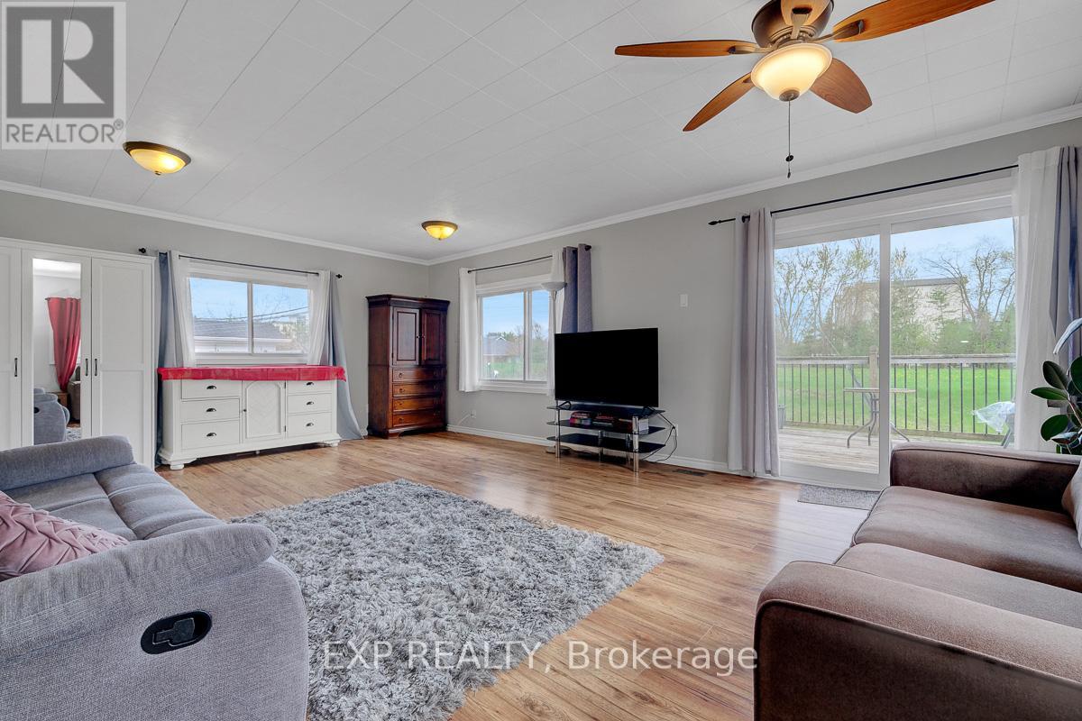 576 BROWNING AVENUE - 12